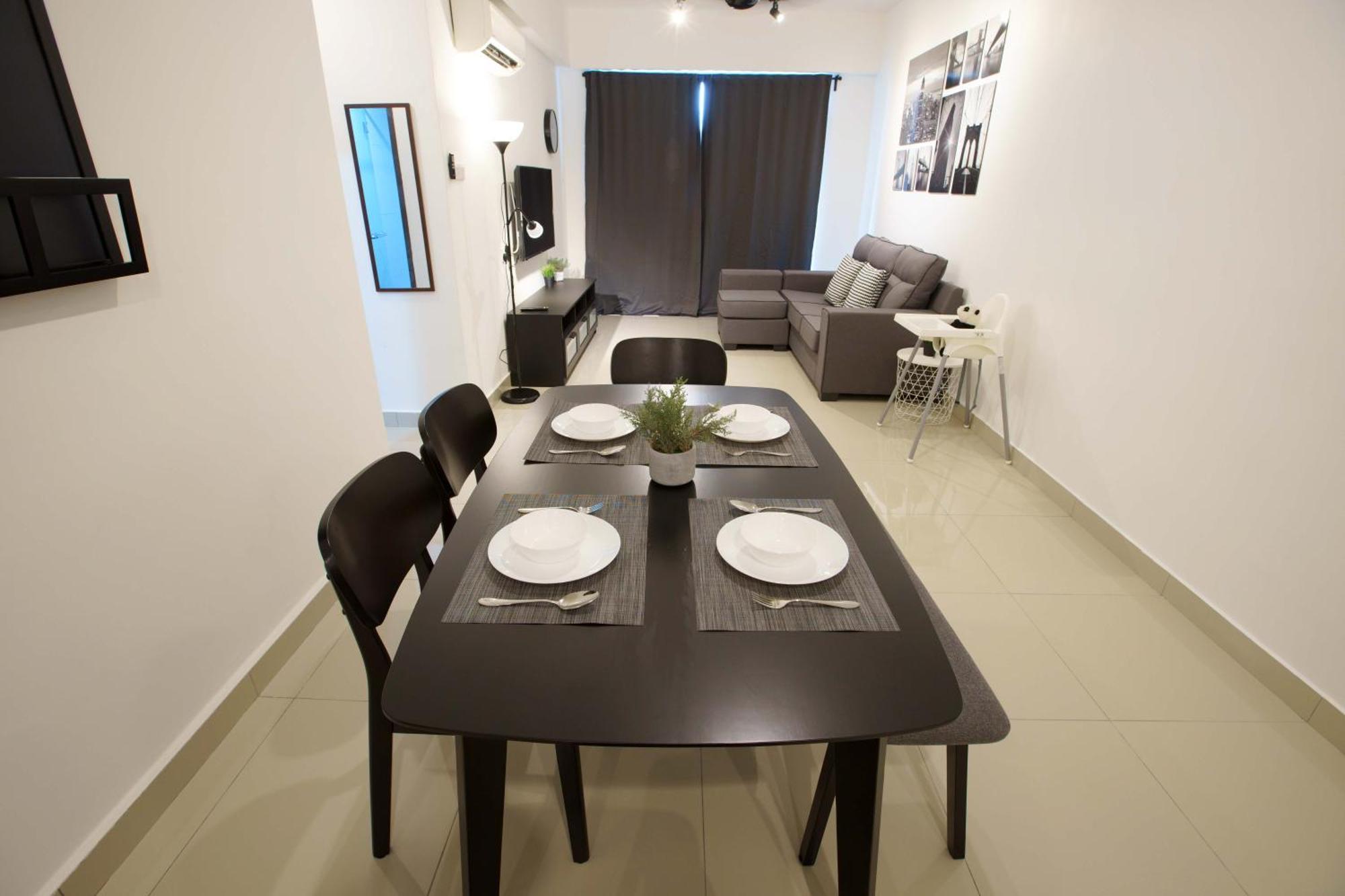 Apartment Majestic 3r2b By *