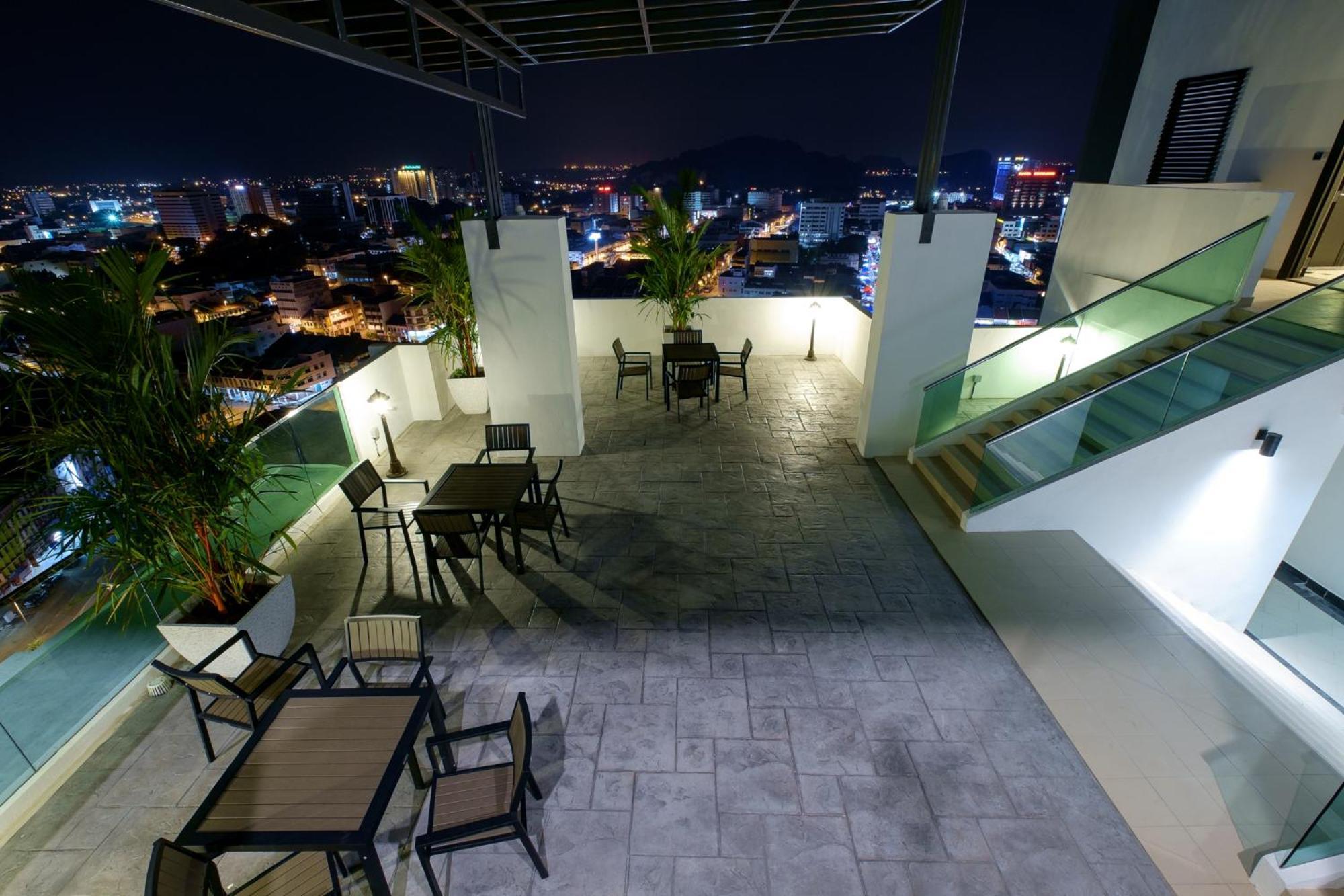 Apartment Majestic 3r2b By *